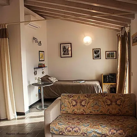 Casa Alberto - Two Vasia